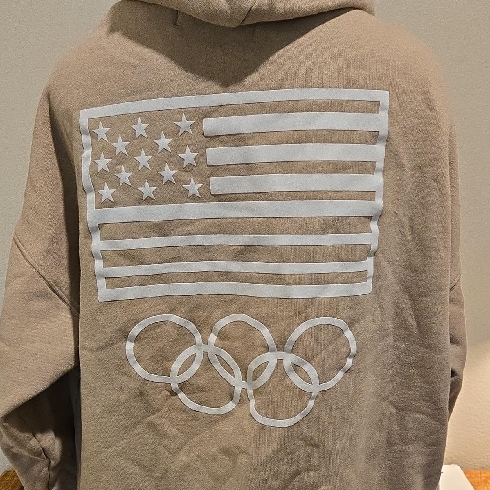 Looney Tunes X TEAM USA Olympic Beige Hoodie with USA Olympic Patch - Picture 5 of 6